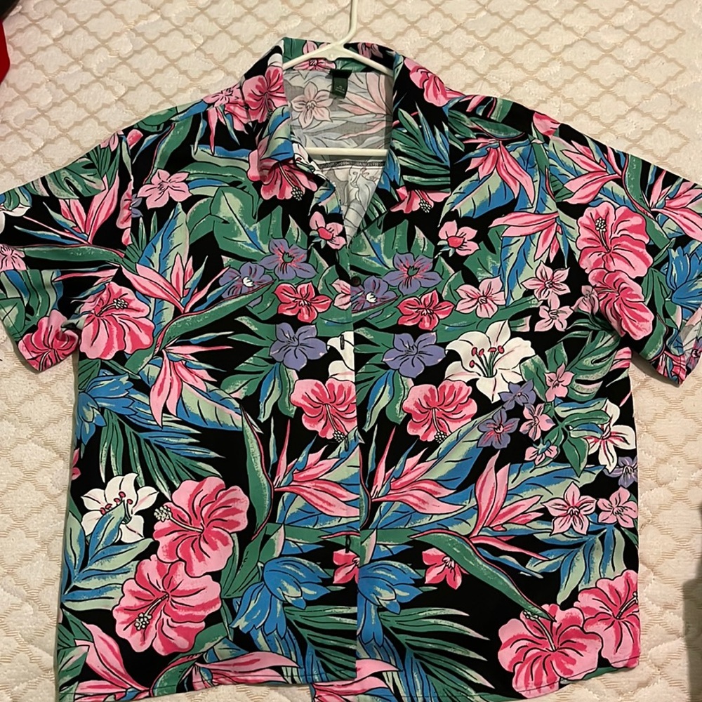 Floral short sleeve button down shirt